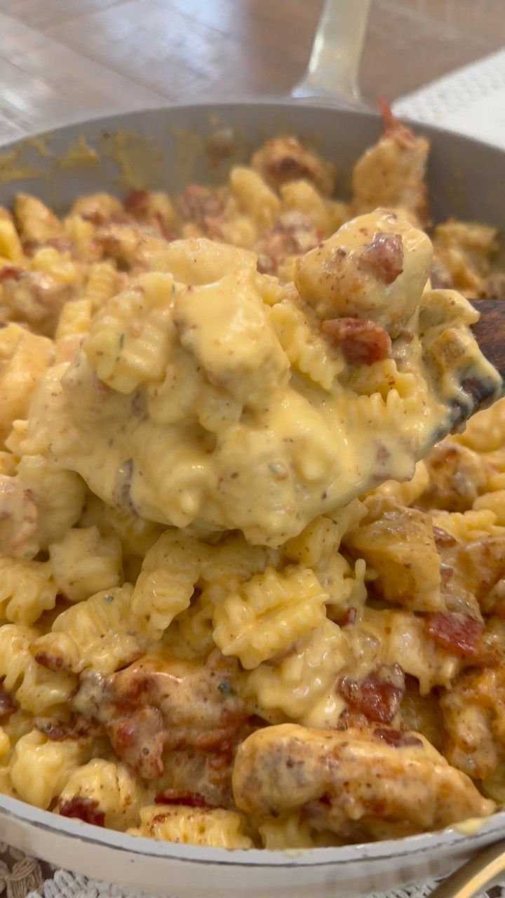 Bacon Ranch Cheddar Chicken Pasta
