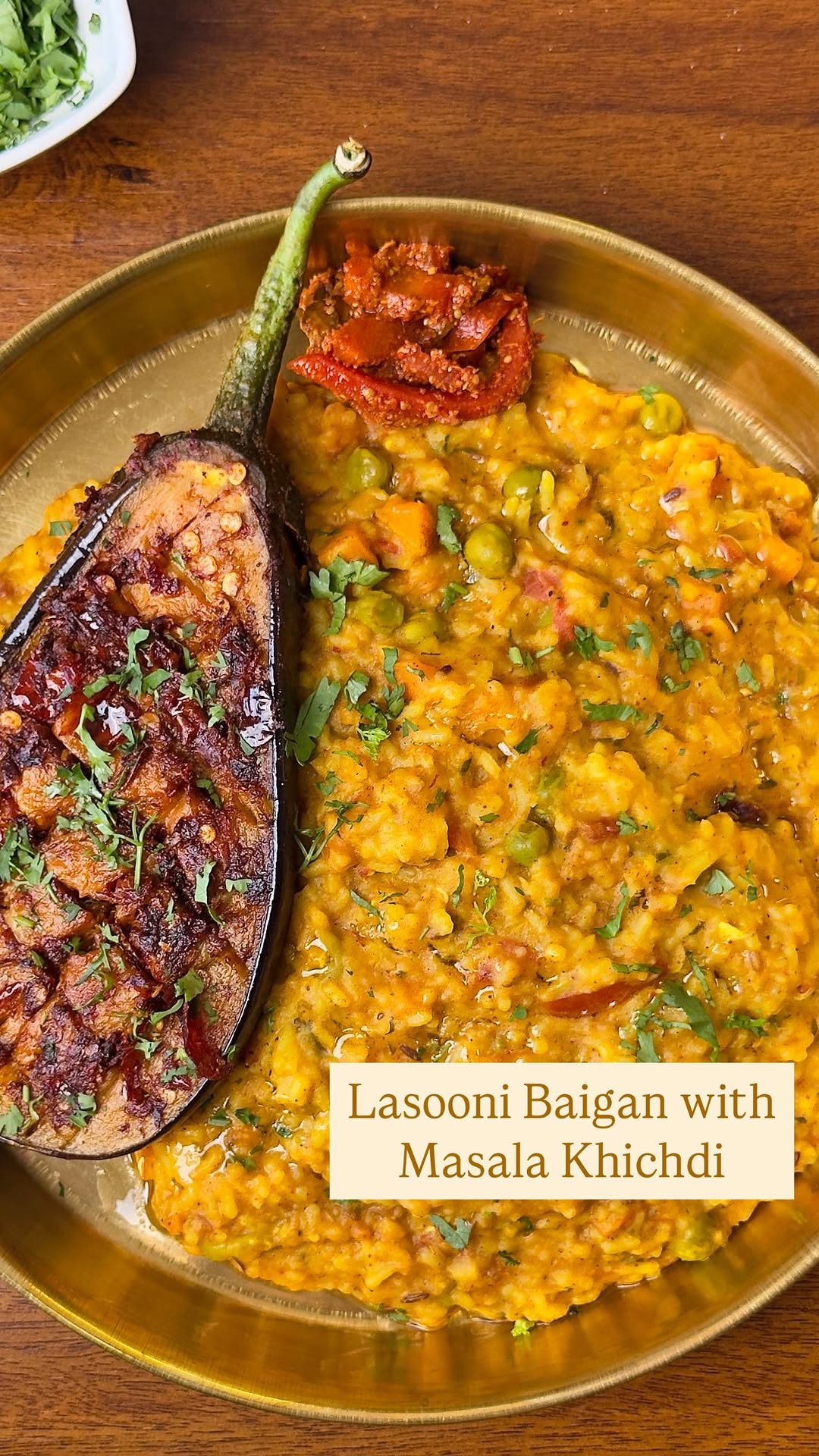 Masala Khichadi With Lasooni Baigan