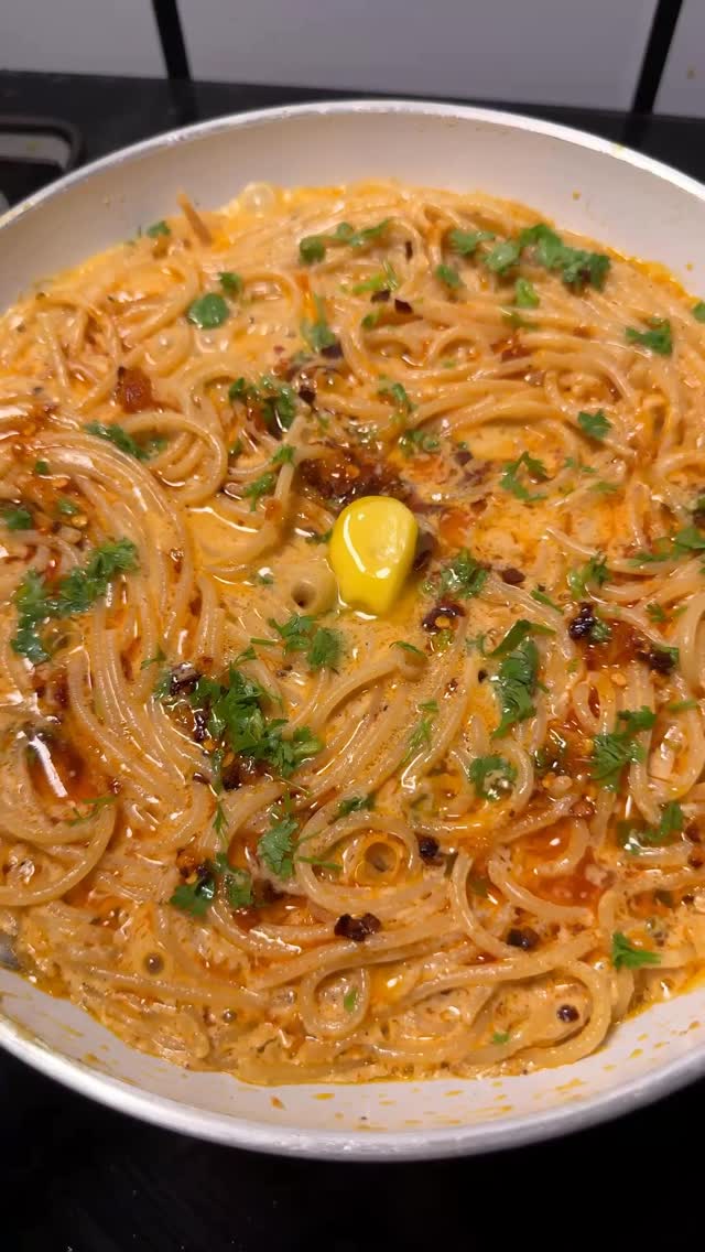 Caramelised onion spaghetti