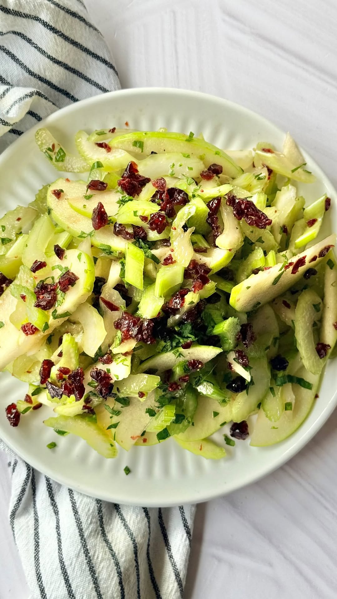 Ensalada de apio y manzana