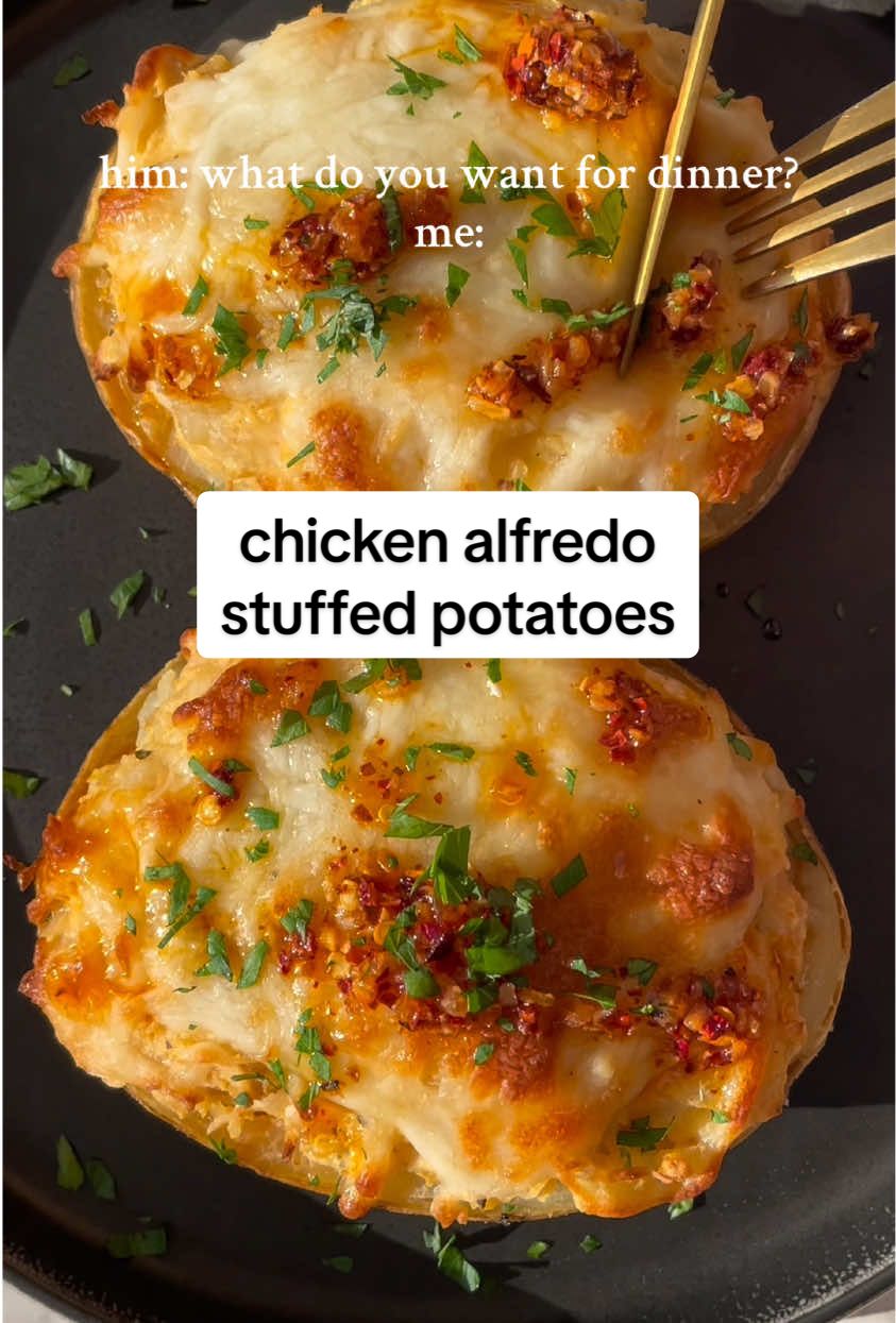 Viral Stuffed Baked Potato with Chicken and Alfredo Sauce