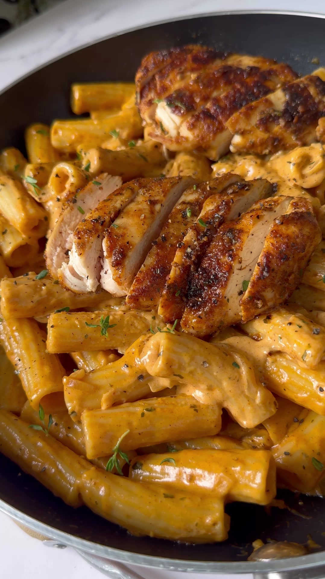 Simple and Delicious Creamy Chicken Pasta