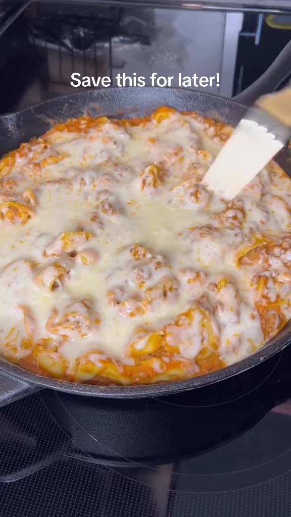 Cheesy Tortellini Bake