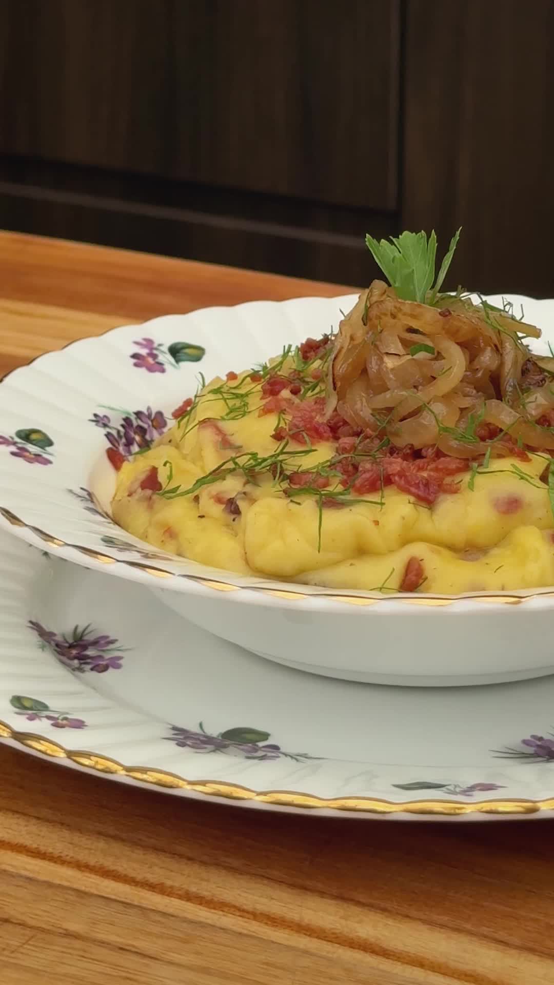 Puré de Papa con Tocino y Cebolla Caramelizada